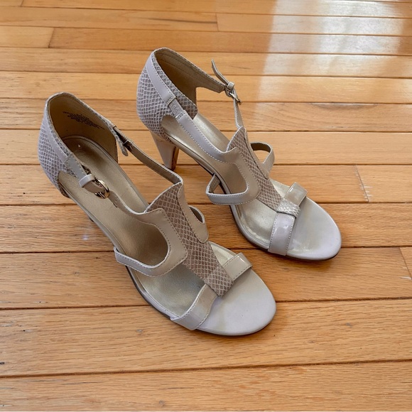 Bandolino Nude Dacia Sandals - Picture 1 of 7